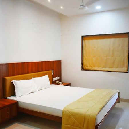 Hotel Anjali Palace Бхудж Экстерьер фото